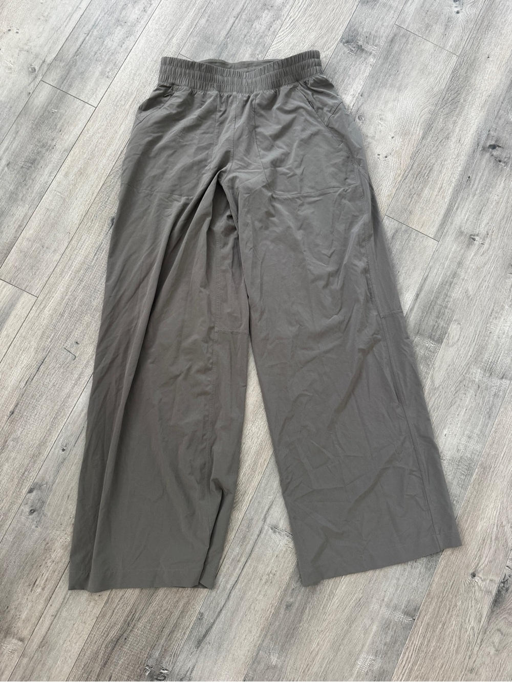 lululemon athletica Swift Mid-Rise Wide-Leg Pant in Nomad size 6 - Picture 6 of 8